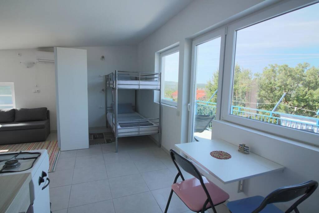 Apartment- Family Studio Malinska Exteriör bild